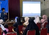 Pelaksanaan pengenalan teknologi mikrokontroler di Desa Kragilan